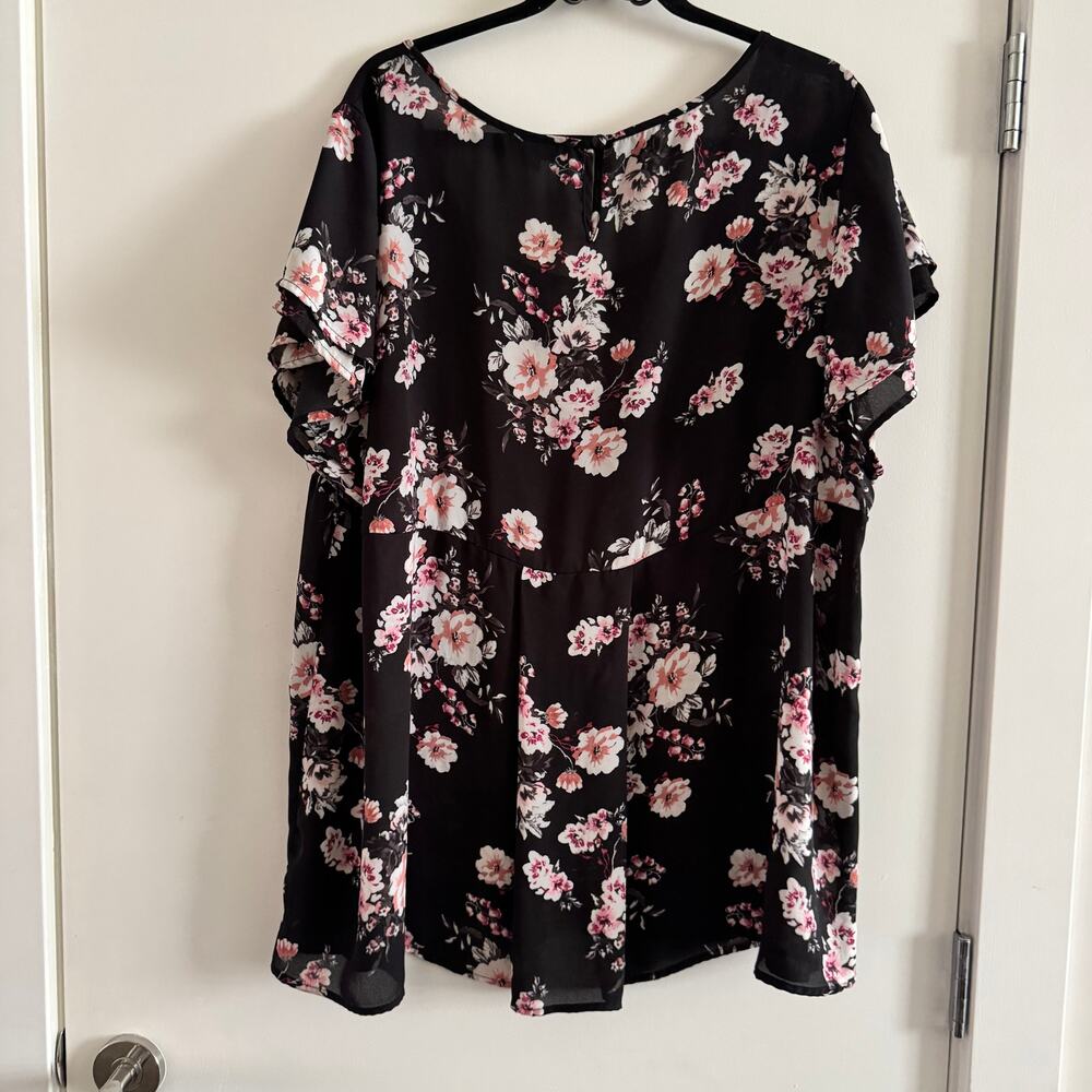 Torrid Black Floral Georgette Flutter Sleeve Blouse Round Neck Black Sz 3X Plus - Picture 6 of 6